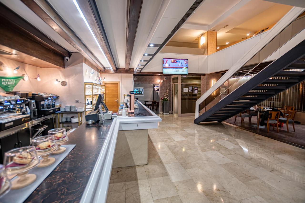Hotel Castilla Vieja Palencia Bagian luar foto