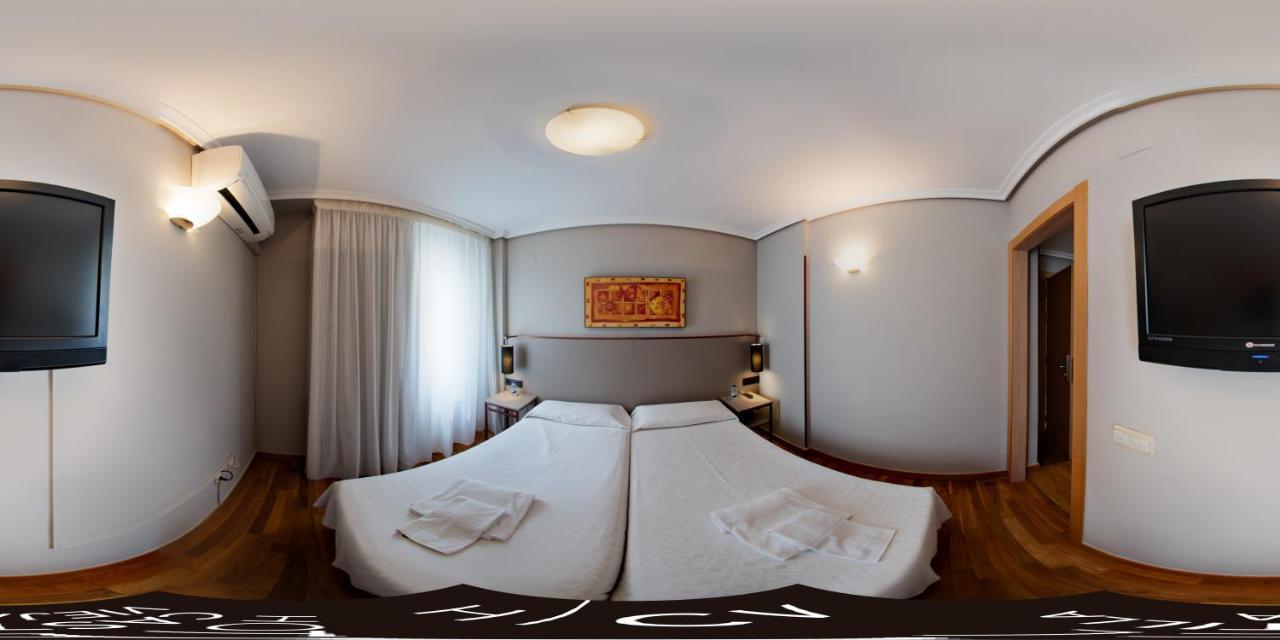 Hotel Castilla Vieja Palencia Bagian luar foto