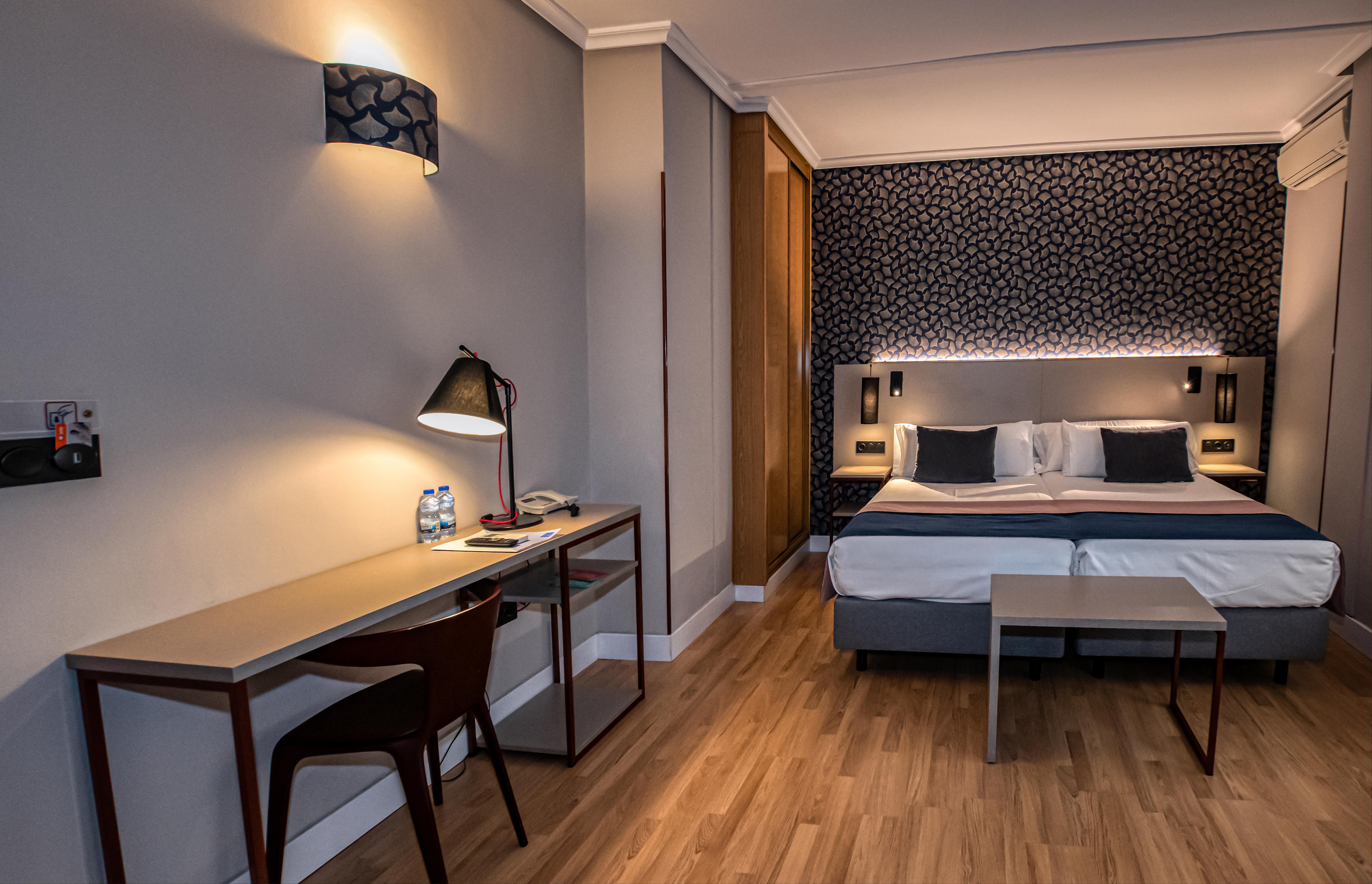 Hotel Castilla Vieja Palencia Bagian luar foto