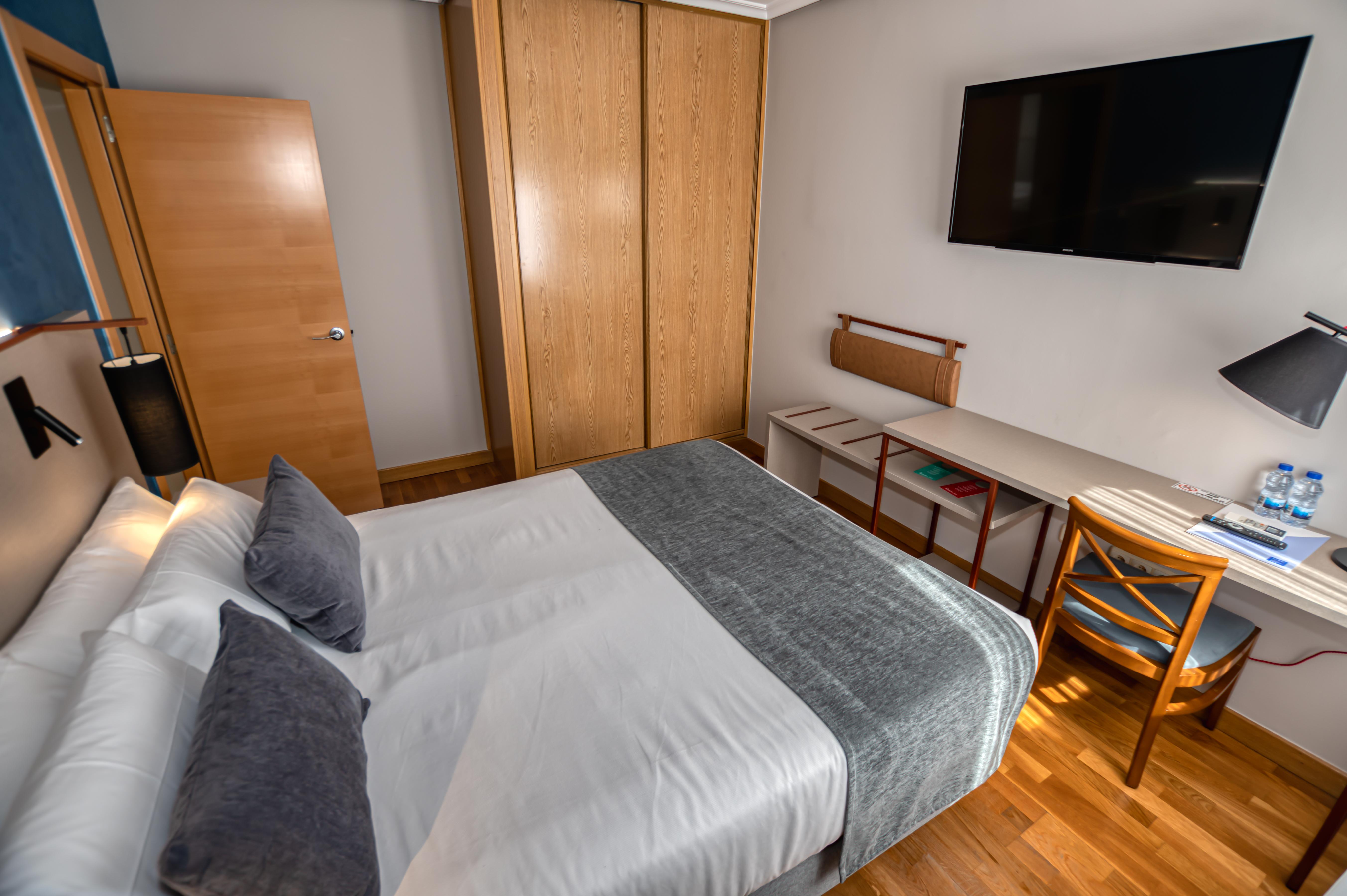 Hotel Castilla Vieja Palencia Bagian luar foto