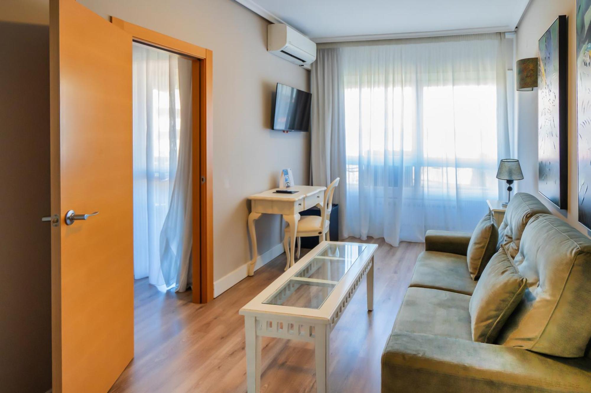 Hotel Castilla Vieja Palencia Bagian luar foto